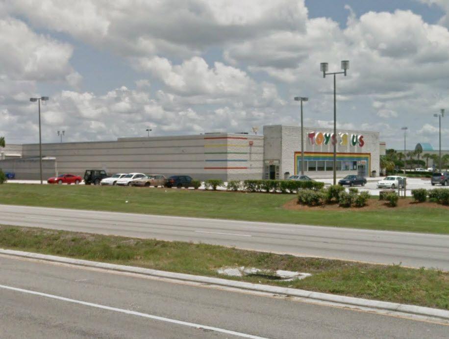 Toys R Us: 9 Eagle Ridge Drive, Lake Wales, FL 33859